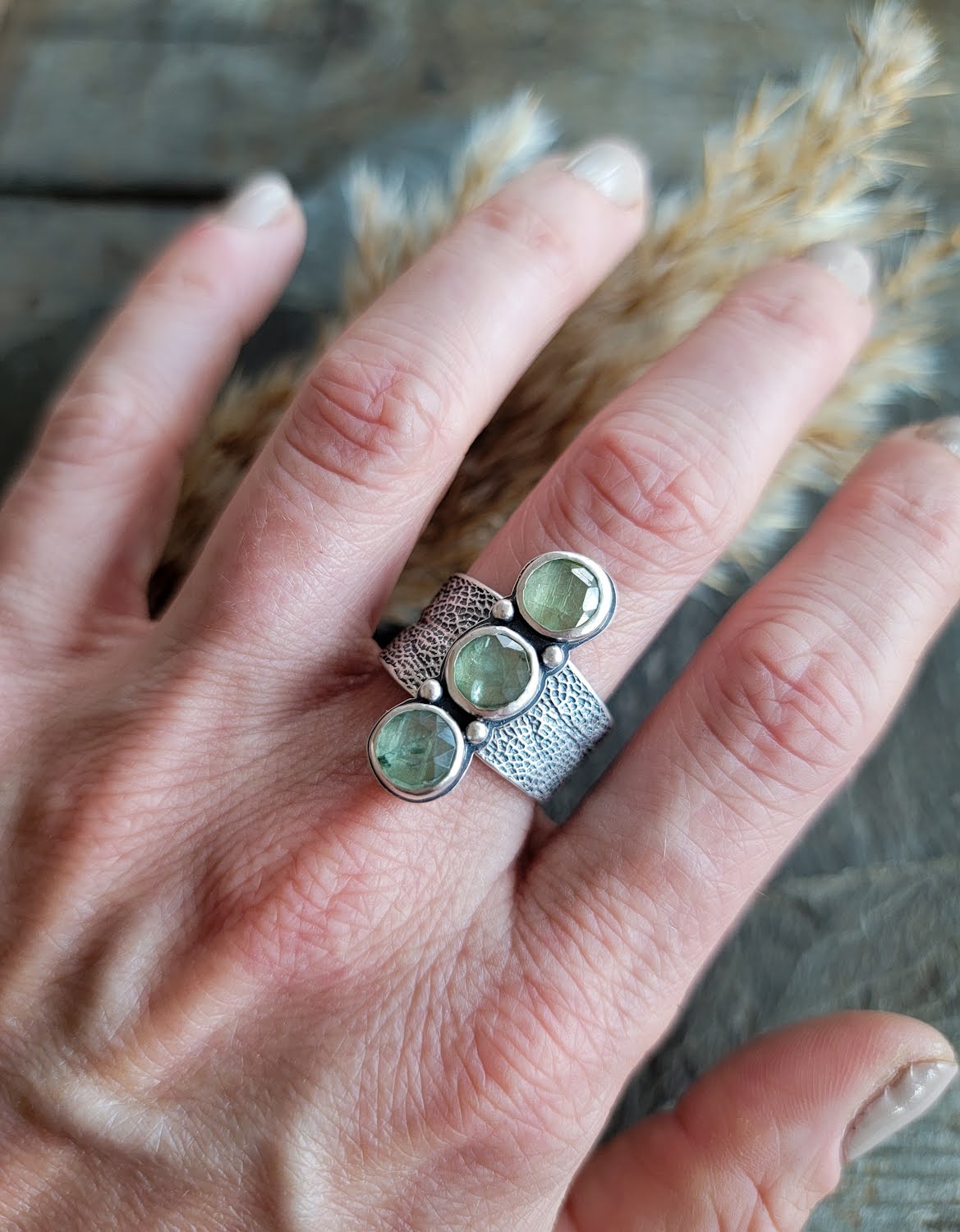 Mint Kyanite Sage Leaf Saddle Ring